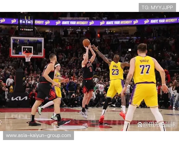 湖人末节崩盘！全网怒喷战术灾难