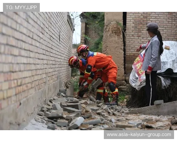 陇西强震来袭：5.6级地震引发房屋坍塌，陇东地震