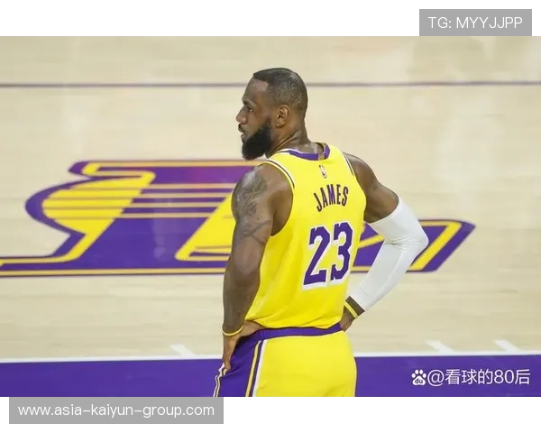 詹姆斯不讲理突破扣篮，湖人加时赛力克敌
